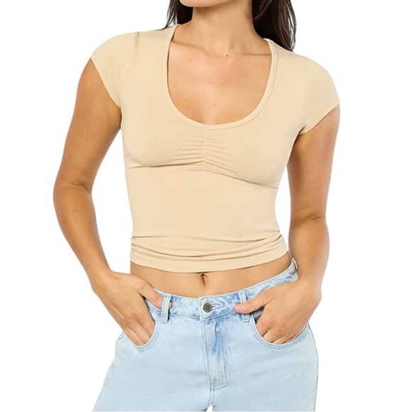 WeWoreWhat Tops - NWT WEWOREWHAT Cotton Ruched Tee‎